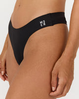 SEAMLESS G STRING 3 PACK - BLACK LEOPARD RED