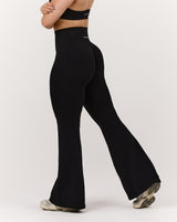 SEAMLESS INVISIBLE SCRUNCH FLARES - BLACK