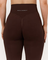 SEAMLESS INVISIBLE SCRUNCH FLARES - CHESTNUT