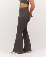 SEAMLESS INVISIBLE SCRUNCH FLARES - FALCON