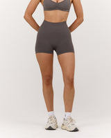 SEAMLESS INVISIBLE SCRUNCH MINI SHORTS - FALCON
