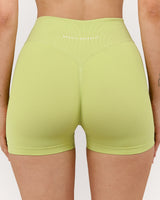 SEAMLESS MID RISE INVISIBLE SCRUNCH MINI SHORTS - SOFT LIME