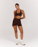 SEAMLESS INVISIBLE SCRUNCH MINI SHORTS - CHESTNUT