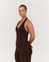 SEAMLESS PLUNGE HALTER TOP - CHESTNUT