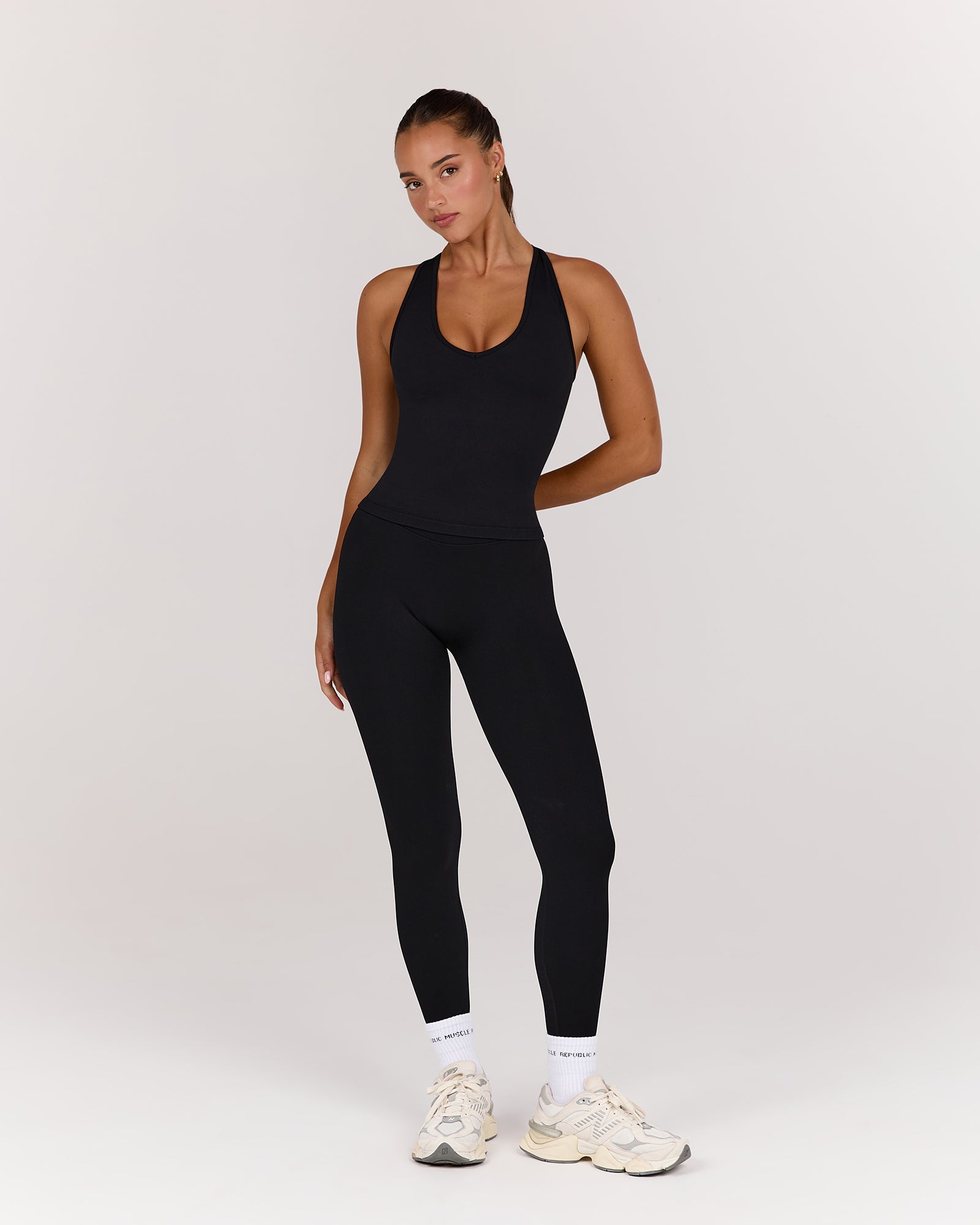 SEAMLESS RACER BACK TOP - BLACK – MUSCLE REPUBLIC