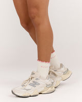 STUDIO GRIP RUFFLE CREW SOCKS - VANILLA BISQUE