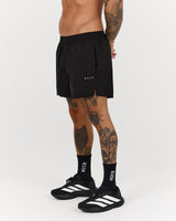 SWIFT SHORTS 4" - BLACK