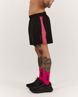 SWIFT SHORTS 5" - BLACK PINK