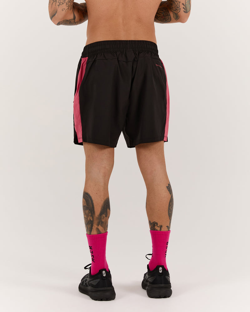 SWIFT SHORTS 5" - BLACK PINK