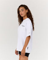 ESSENTIALS TEE - SNOW GREY TEAM MSCR 2026