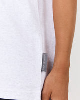 ESSENTIALS TEE - SNOW GREY TEAM MSCR 2026