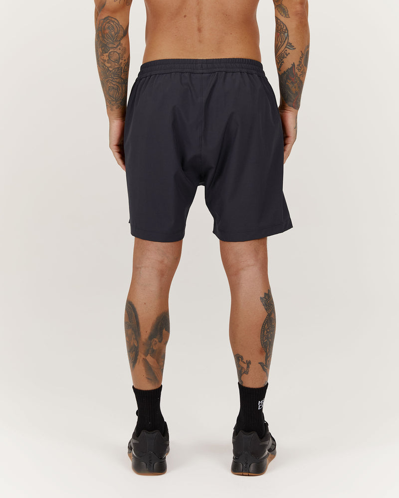 THRESHOLD TRAINING SHORTS 5" - GRAPHITE