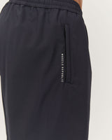 THRESHOLD TRAINING SHORTS 5" - GRAPHITE