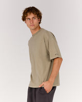 MEN'S BOXY TEE - FADED DUNE
