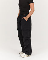 WOVEN UTILITY PETITE PANT - BLACK