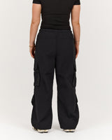 WOVEN UTILITY PETITE PANT - BLACK