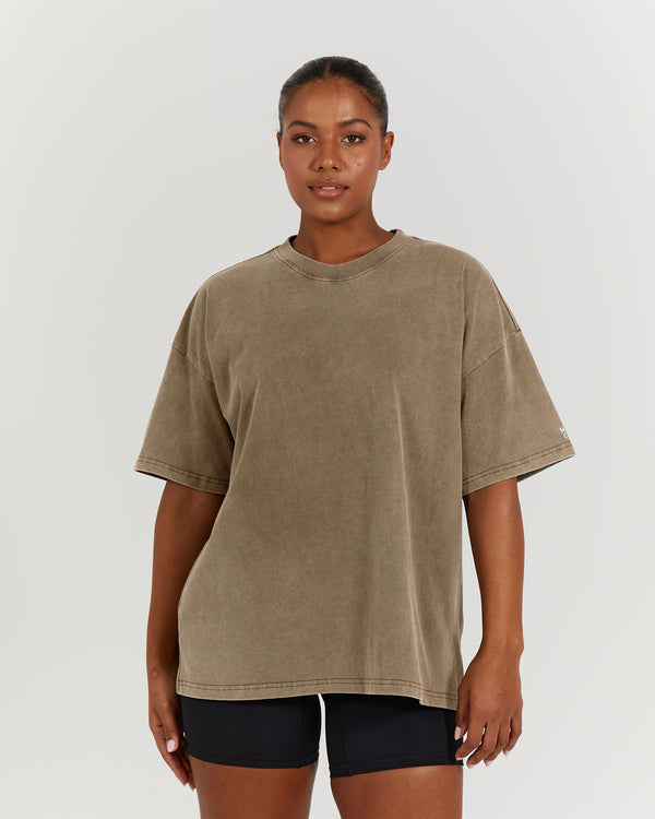 BOYFRIEND TEE - WASHED SAND