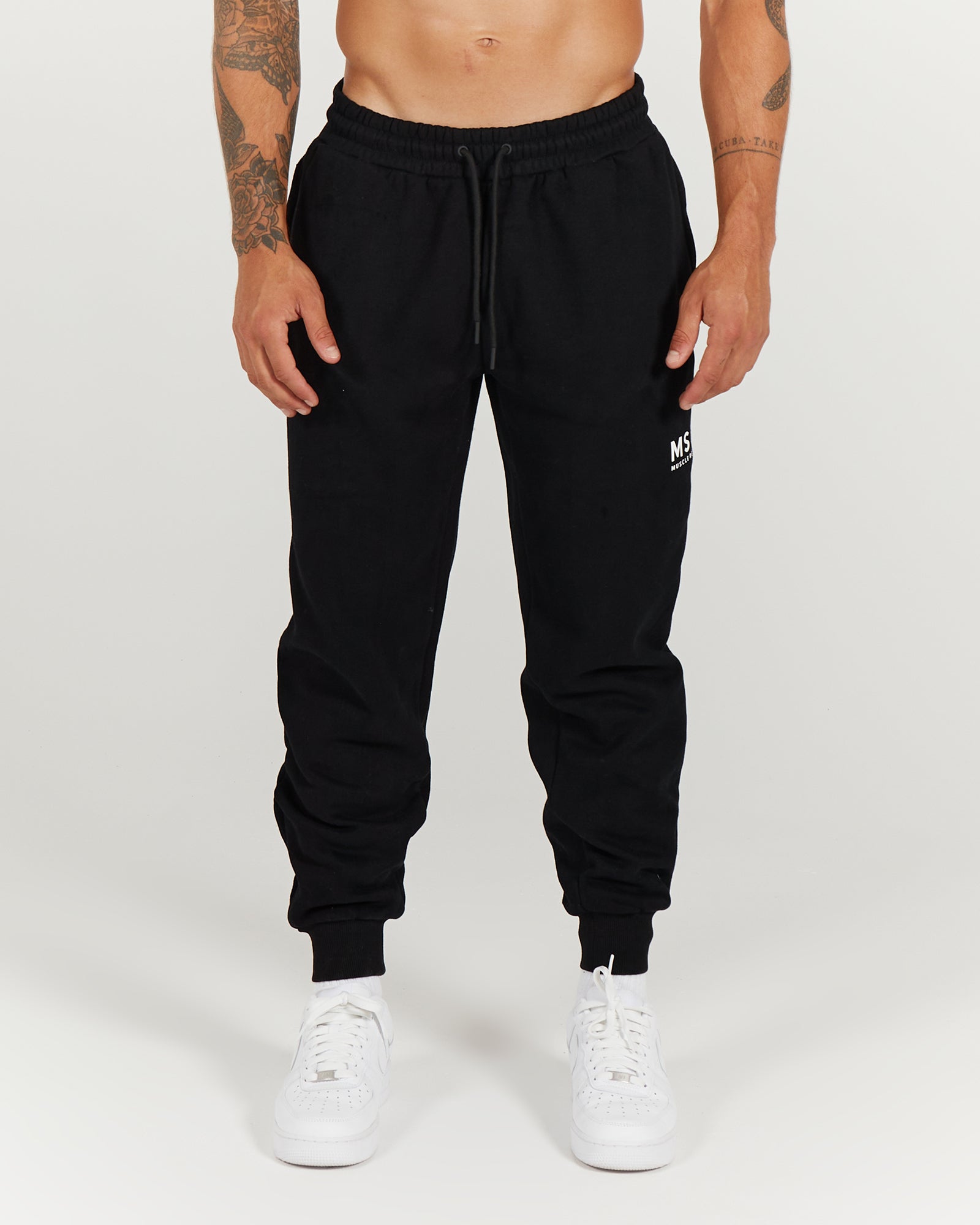 RELAXED TRACKIE - BLACK – MUSCLE REPUBLIC